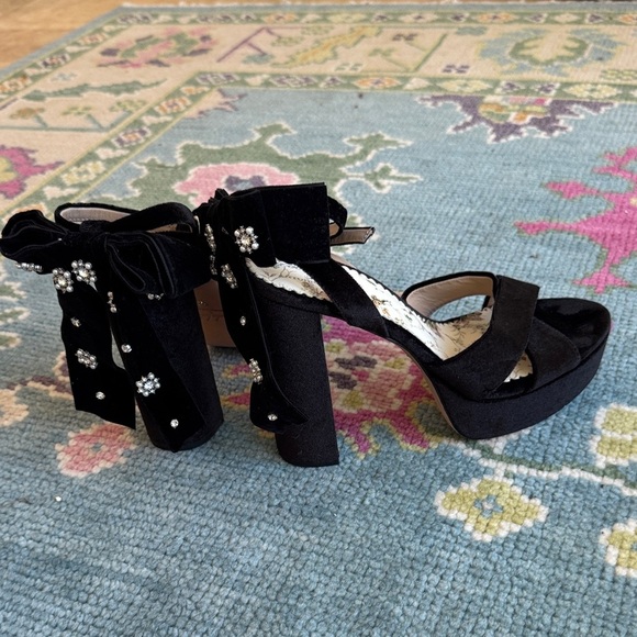 Antonio Melani by Nicola Bathie Black Velvet Heels with Bow - Picture 4 of 8